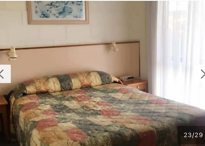 Black Swan Motor Inn